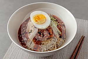 Cold noodles with sweet and spicy seasoning