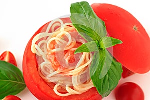 Cold spaghetti tomatosauce