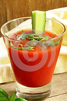 cold tomato gazpacho soup