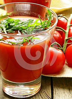 cold tomato gazpacho soup