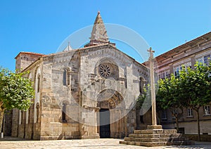 Colegiata de Santa MarÃÂ­a del Campo - La Coruna photo