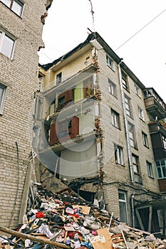 Collapse of apartment house