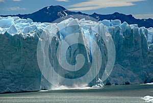 Collapse on the Perito Moreno Glacier.