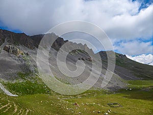 Scenico alta montagna turismo marciapiede panoramico da montagne un colline la Valle 