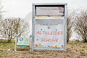 Collection container for old clothes