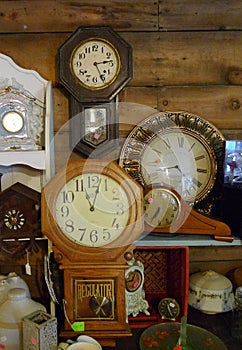 Antique clocks, wall clocks, mantel clocks, collection