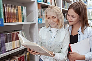 College friends at the library together