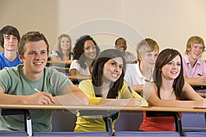 Vysoká škola študenti načúvanie na univerzita prednáška 