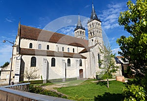 Collegiate Church of Notre-Dame and River Seine in Melun. Melun is a commune in the Seine-et-Marne department in Ile-de photo