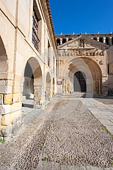 Collegiate church of Santa Juliana, Santillana del Mar photo