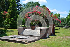 Colonial Park Cemetery