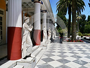 Columnata de estatuas palacio 