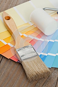 Color chart guide with brush and paint roller