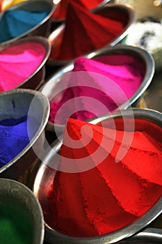 Color powder vertical