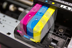 The color printer inkjet cartridge