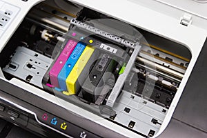 The color printer inkjet cartridge