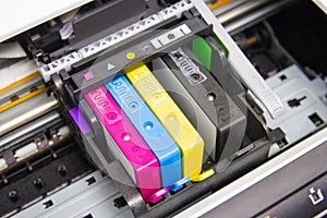 The color printer inkjet cartridge