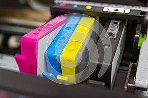 The color printer inkjet cartridge