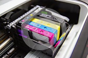 The color printer inkjet cartridge of the printer