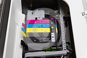 The color printer inkjet cartridge of the printer