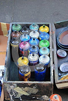 Color spray cans