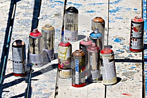 Color spray cans