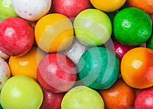 Colored chewing gum round