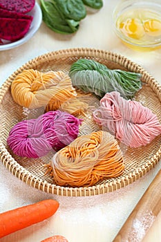 Colored vegetable noodles