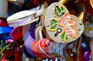 Colored wedding locks