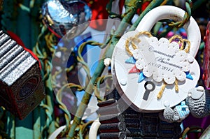 Colored wedding locks