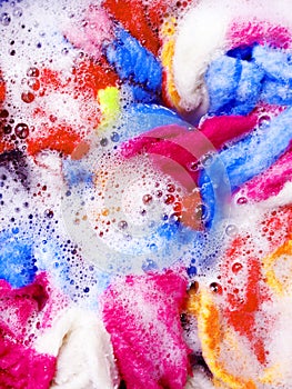 Colorful clean, Soak a cloth before washing