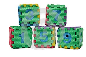 Colorful cube puzzle of odd numbers