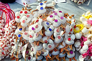 Colorful Handmade Decorations Using Shells and Beads for Unique Gifts