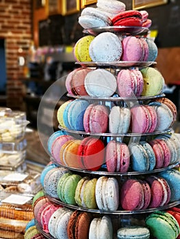 Colorful macarons on round discs