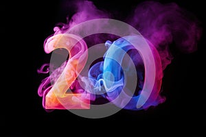 Farbistý číslo dvadsať vibrujúci dym na čiernom pozadí. 20. pozvanie dvadsiaty narodeninová oslava alebo 