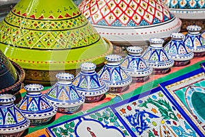 Colorful oriental pottery bazaar (Tunisia)