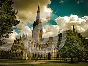 Colorful picture of an Anglican Cathedral in Salisbury