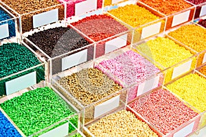Colorful plastic granular polymer