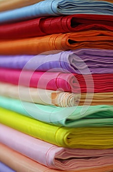 Barvitý atlas tkaniny 