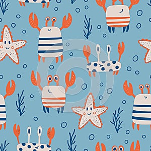 Colorful seamless pattern with funny starfish, crabs and algae. Background with cute inhabitants of the sea and ocean.