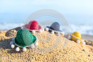 Barvitý sláma sombrera na pláž 