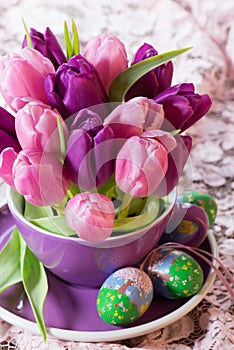 Colorato tulipani pasqua uova 