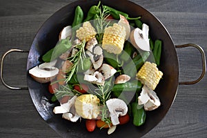 Colorful vegetable pan for barbecue