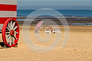 Porta mutevole stabile sul nord il mare Spiaggia, Belgio 