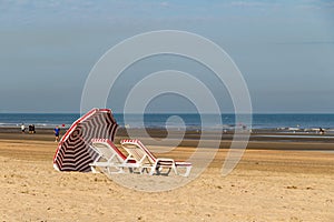 Porta mutevole stabile sul nord il mare Spiaggia, Belgio 