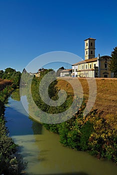 Colorno commune and river photo