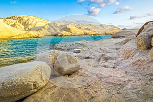 The colors of the Sarakiniko beach