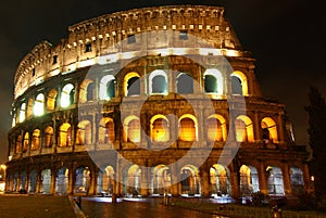 Colosseo at night, Rome photo