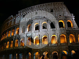 Colosseo in night time