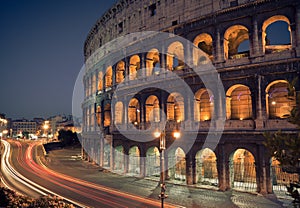 Colosseum at night img